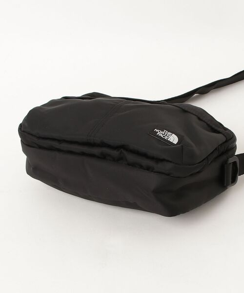 THE NORTH FACE(ザノースフェイス)の「【THE NORTH FACE/ザノースフェイス】TRAVEL CROSS BAG S トラベルクロスバッグS ミニショルダーバッグ 斜めがけ ユニセックス(ショルダーバッグ・レディース・ネイビー/ブラック/ライトグレー・ONE SIZE)」の5枚目の写真