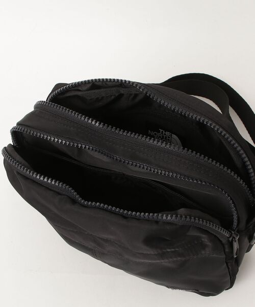THE NORTH FACE(ザノースフェイス)の「【THE NORTH FACE/ザノースフェイス】TRAVEL CROSS BAG S トラベルクロスバッグS ミニショルダーバッグ 斜めがけ ユニセックス(ショルダーバッグ・レディース・ネイビー/ブラック/ライトグレー・ONE SIZE)」の6枚目の写真