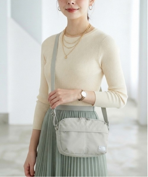THE NORTH FACE(ザノースフェイス)の「【THE NORTH FACE/ザノースフェイス】TRAVEL CROSS BAG S トラベルクロスバッグS ミニショルダーバッグ 斜めがけ ユニセックス(ショルダーバッグ・レディース・ネイビー/ブラック/ライトグレー・ONE SIZE)」の2枚目の写真