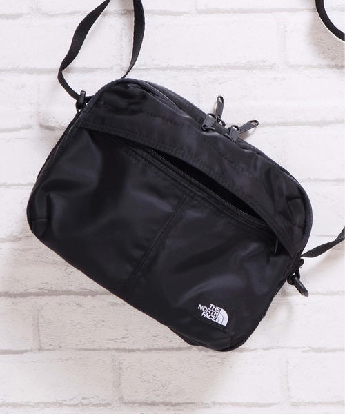 THE NORTH FACE(ザノースフェイス)の「【THE NORTH FACE/ザノースフェイス】TRAVEL CROSS BAG S トラベルクロスバッグS ミニショルダーバッグ 斜めがけ ユニセックス(ショルダーバッグ・レディース・ネイビー/ブラック/ライトグレー・ONE SIZE)」の9枚目の写真