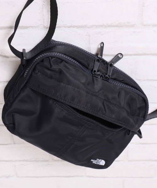 THE NORTH FACE(ザノースフェイス)の「【THE NORTH FACE/ザノースフェイス】TRAVEL CROSS BAG S トラベルクロスバッグS ミニショルダーバッグ 斜めがけ ユニセックス(ショルダーバッグ・レディース・ネイビー/ブラック/ライトグレー・ONE SIZE)」の10枚目の写真