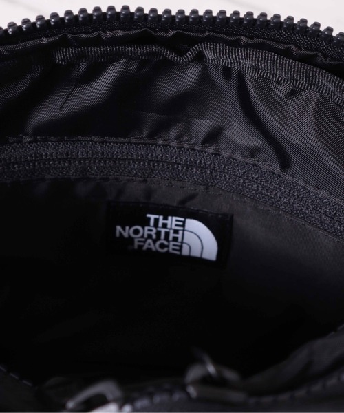 THE NORTH FACE(ザノースフェイス)の「【THE NORTH FACE/ザノースフェイス】TRAVEL CROSS BAG S トラベルクロスバッグS ミニショルダーバッグ 斜めがけ ユニセックス(ショルダーバッグ・レディース・ネイビー/ブラック/ライトグレー・ONE SIZE)」の12枚目の写真