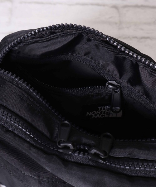 THE NORTH FACE(ザノースフェイス)の「【THE NORTH FACE/ザノースフェイス】TRAVEL CROSS BAG S トラベルクロスバッグS ミニショルダーバッグ 斜めがけ ユニセックス(ショルダーバッグ・レディース・ネイビー/ブラック/ライトグレー・ONE SIZE)」の13枚目の写真
