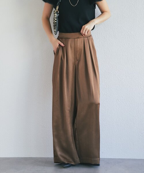 La boutique BonBon(ラブティックボンボン)の「【RISA監修・シーズンレスで楽しめる】サテン2タックワイドパンツ(その他パンツ・レディース・ライトグレー/ブラウン/ライトベージュ・FREE)」の15枚目の写真