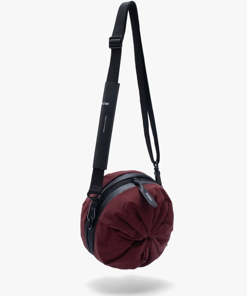 Cote&Ciel（コートエシエル）の「【cote&ciel/コートエシエル】 VIKOS M Smooth Burgundy / ミニショルダーバッグ 拡張（ショルダーバッグ・メンズ・バーガンディー・FREE）」の9枚目の写真