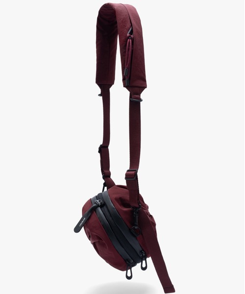 Cote&Ciel（コートエシエル）の「【cote&ciel/コートエシエル】 VIKOS M Smooth Burgundy / ミニショルダーバッグ 拡張（ショルダーバッグ・メンズ・バーガンディー・FREE）」の11枚目の写真