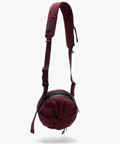 Cote&Ciel（コートエシエル）の「【cote&ciel/コートエシエル】 VIKOS M Smooth Burgundy / ミニショルダーバッグ 拡張（ショルダーバッグ・メンズ・バーガンディー・FREE）」の12枚目の写真