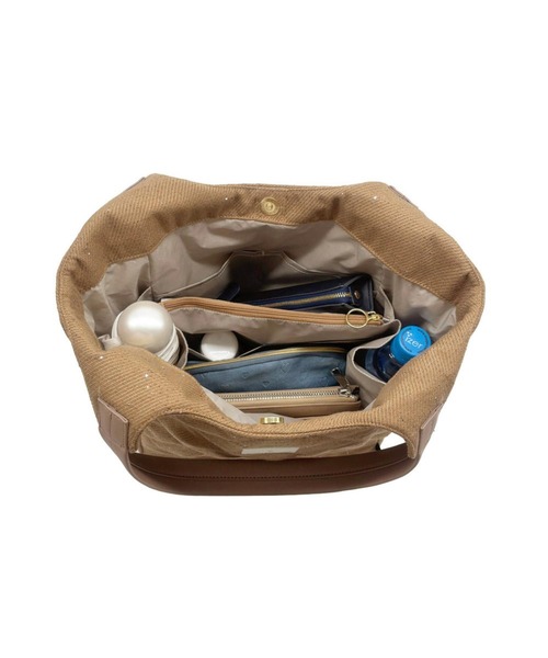 ROOTOTE(ルートート)の「ルートート / ツイード キルティング トートバッグ 仕切り 自立 肩掛け 上品 LT.ラウンド.パルーティ.キルト-F(トートバッグ・レディース・ベージュ/アイボリー/ブラック・FREE)」の4枚目の写真