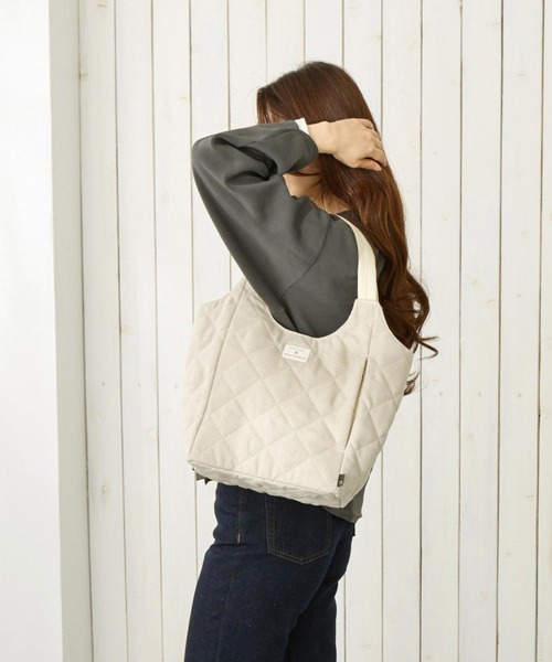 ROOTOTE(ルートート)の「ルートート / ツイード キルティング トートバッグ 仕切り 自立 肩掛け 上品 LT.ラウンド.パルーティ.キルト-F(トートバッグ・レディース・ベージュ/アイボリー/ブラック・FREE)」の16枚目の写真
