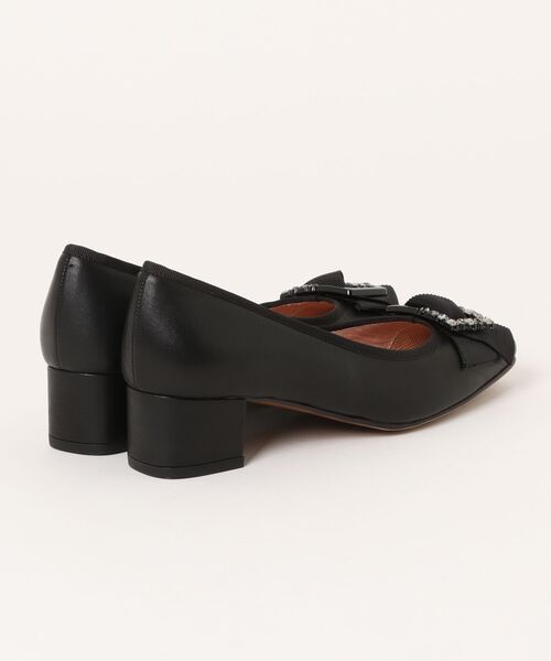 LANVIN en Bleu(ランバンオンブルー)の「スクエアトゥバックルリボンパンプス(パンプス・レディース・ベージュ/ブラック/ブラック系その他2・23.0cm/23.5cm/24.0cm/24.5cm/22.0cm/22.5cm)」の4枚目の写真