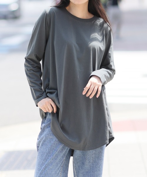 A HAPPY MARILYN(アハッピーマリリン)の「裾フレア 綿100% 万能 ロング Tシャツ(Tシャツ/カットソー・レディース・グリーン/グレイッシュベージュ/オフホワイト/ブルー/ブラック/ホワイト×ブラック/チャコール/ボルドー/ブラウン・7L~8L/L~LL/3L~4L/5L~6L)」の10枚目の写真