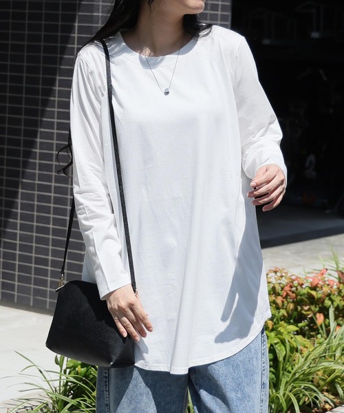 A HAPPY MARILYN(アハッピーマリリン)の「裾フレア 綿100% 万能 ロング Tシャツ(Tシャツ/カットソー・レディース・グリーン/グレイッシュベージュ/オフホワイト/ブルー/ブラック/ホワイト×ブラック/チャコール/ボルドー/ブラウン・7L~8L/L~LL/3L~4L/5L~6L)」の18枚目の写真