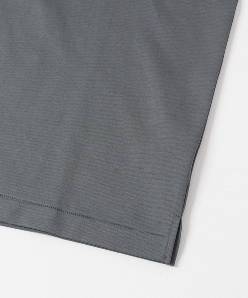 URBAN RESEARCH(アーバンリサーチ)の「COTTON NYLON SMOOTHY LONG-SLEEVE(Tシャツ/カットソー・メンズ・ダークブラウン/ブラック/グレー/ホワイト・MEDIUM/SMALL/LARGE)」の6枚目の写真