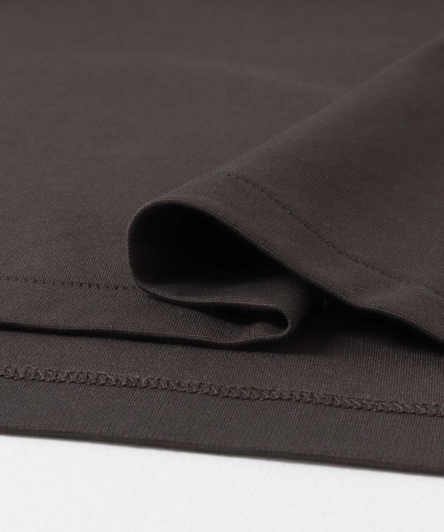 URBAN RESEARCH(アーバンリサーチ)の「COTTON NYLON SMOOTHY LONG-SLEEVE(Tシャツ/カットソー・メンズ・ダークブラウン/ブラック/グレー/ホワイト・MEDIUM/SMALL/LARGE)」の13枚目の写真