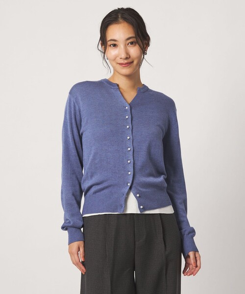 A DAY IN THE LIFE UNITED ARROWS(アデイインザライフユナイテッドアローズ)の「テンジク フェイクパールボタン キーネックニット <A DAY IN THE LIFE>(ニット/セーター・レディース・ライトグレー/ブラック/ダークグレー/コバルトブルー・FREE)」の4枚目の写真