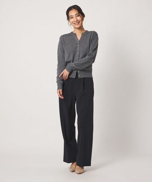A DAY IN THE LIFE UNITED ARROWS(アデイインザライフユナイテッドアローズ)の「テンジク フェイクパールボタン キーネックニット <A DAY IN THE LIFE>(ニット/セーター・レディース・ライトグレー/ブラック/ダークグレー/コバルトブルー・FREE)」の6枚目の写真