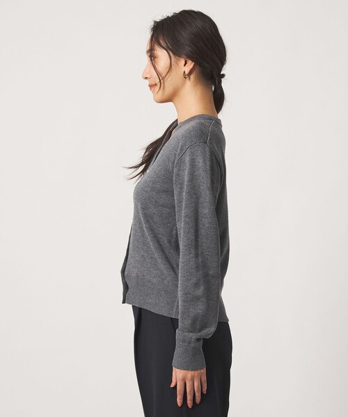 A DAY IN THE LIFE UNITED ARROWS(アデイインザライフユナイテッドアローズ)の「テンジク フェイクパールボタン キーネックニット <A DAY IN THE LIFE>(ニット/セーター・レディース・ライトグレー/ブラック/ダークグレー/コバルトブルー・FREE)」の10枚目の写真