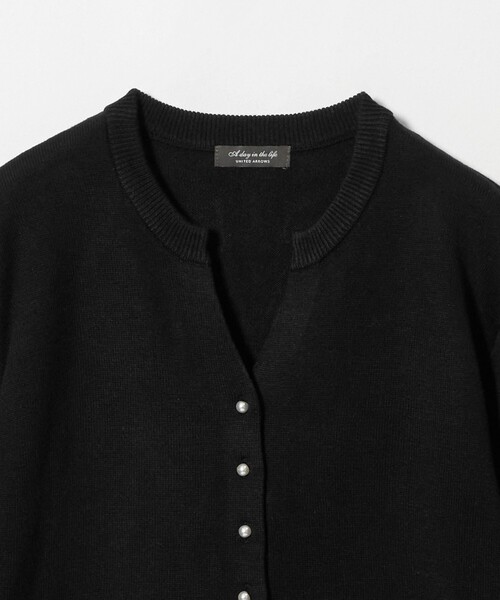 A DAY IN THE LIFE UNITED ARROWS(アデイインザライフユナイテッドアローズ)の「テンジク フェイクパールボタン キーネックニット <A DAY IN THE LIFE>(ニット/セーター・レディース・ライトグレー/ブラック/ダークグレー/コバルトブルー・FREE)」の18枚目の写真