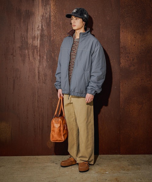 niko and...（ニコアンド）の「コットンフェードワイドチノパンツ（チノパンツ・メンズ・ブラック/ベージュ/ブラウン・LARGE/MEDIUM）」の12枚目の写真
