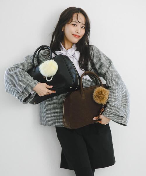 RODE SKO(ロデスコ)の「『別注』AJUGA.×RODE SKO ファーチャーム付きボストンバッグ(ボストンバッグ・レディース・ダークブラウン/ブラック・-)」の19枚目の写真