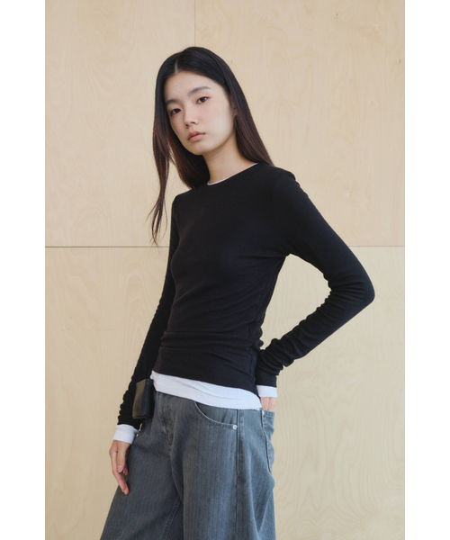 KUME(クメ)の「ベーシック ウールブレンド レイヤリングトップ ブラック(Tシャツ/カットソー・レディース・その他・MEDIUM/SMALL)」の4枚目の写真