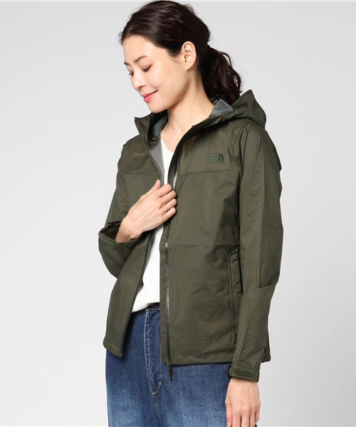 THE NORTH FACE（ザノースフェイス）の「ザ・ノース・フェイス ウィメンズマウンテンジャケット / ベンチャージャケット（マウンテンパーカー・レディース・ローズ/ブラック/ワインレッド/ダークブルー/スカイブルー/レンガ/カーキオリーブ/ターコイズブルー/ワイン/ライトグレー/ライトブルー/カーキ/ネイビー/ピンク/ブルー/グリーン・LARGE/SMALL/MEDIUM/X-LARGE）」の5枚目の写真