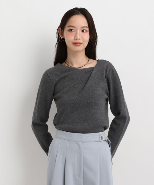Andemiu(アンデミュウ)の「ドレープネックニット/1092205(ニット/セーター・レディース・ボルドー/チャコールグレー/オフホワイト・FREE)」の4枚目の写真