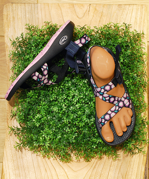 Chaco（チャコ）の「CHACO/チャコ Z1 CLASSIC/クラシック（サンダル・レディース・レッド/パープル/ブラック/ネイビー/ブルー/イエロー/ライトブルー/ブルーグリーン/マルチ・22.0cm/23.0cm/25.0cm/24.0cm）」の6枚目の写真