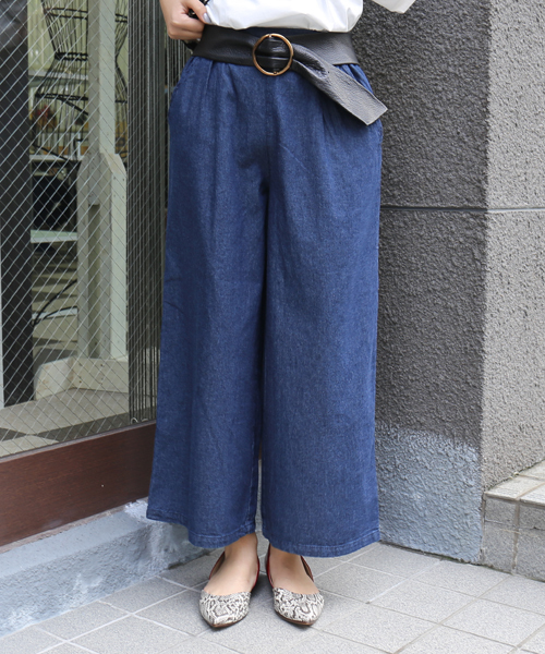 CHARM BERRY TIC（チャームベリーチック）の「デニムワイドパンツ（デニムパンツ・レディース・ネイビー/ブルー・M/L）」の5枚目の写真