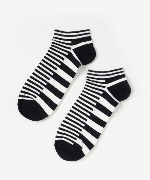 Fun & Daily（ファンアンドデイリー）の「F&D : ギミックボーダーショートソックス（ソックス/靴下・メンズ・オレンジ/ブラック/チャコールグレー/ネイビー・FREE/SMALL）」の3枚目の写真