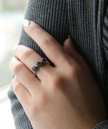 TRIPLE TINY CROWN BAND RING w/ CZS