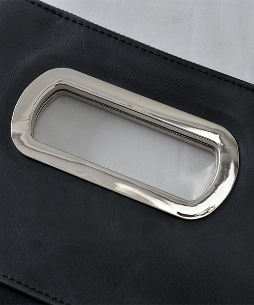 DEVICE（デバイス）の「DEVICE SHADE 合皮 2way クラッチバッグ ショルダーバッグ（クラッチバッグ・メンズ・ブラック×ブラック/ブラック×ホワイト/ブラウン系その他・FREE）」の17枚目の写真