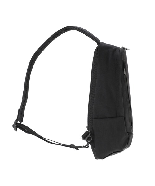 Manhattan Portage（マンハッタンポーテージ）の「LITTLE ITALY CROSSBODY BAG（ボディバッグ/ウエストポーチ・メンズ・ブラック・SMALL）」の11枚目の写真