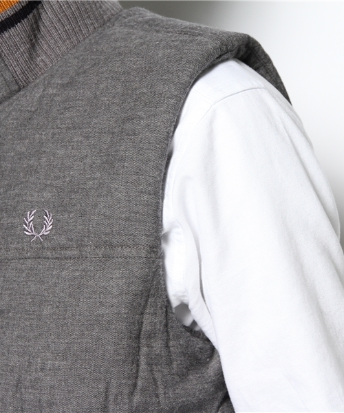 フレッドペリー グレー ダウンベスト BEAMS(ビームス)の「FRED PERRY×BEAMS / 別注 襟リブ中綿