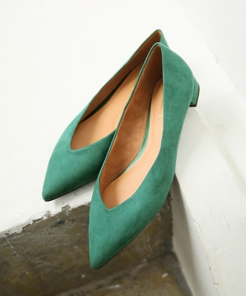 LOWRYS FARM（ローリーズファーム）の「Ｖカットシューズ　801558（パンプス・レディース・ブラック/ベージュ/ブルー/イエロー/レッド・SMALL/MEDIUM/LARGE）」の4枚目の写真