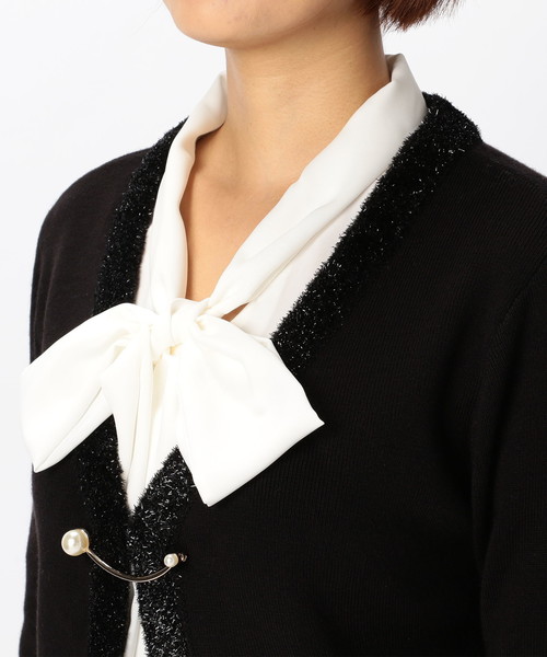 NARACAMICIE(ナラカミーチェ)の「フィルムモールトリミングVネックボレロ(カーディガン/ボレロ・レディース・グレー/ブラック・MEDIUM/LARGE)」の16枚目の写真