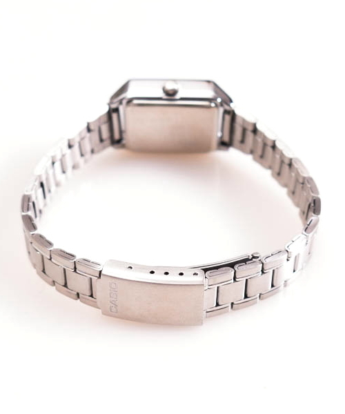 CASIO(カシオ)の「【60】【CASIO(カシオ)】クラシックメタルスクエア(アナログ腕時計・レディース・ブラック/ピンク/シルバー/ブルー/シルバー系その他/ブラック系その他・FREE)」の18枚目の写真