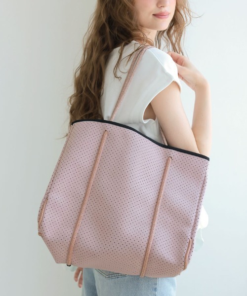 DONOBAN(ドノバン)の「ネオプレントートバッグ(ショルダーバッグ・レディース・ホワイト/ブラック/カーキ/グレー/ピンクベージュ/イエロー/サンドベージュ/グレー系その他・ONESIZE)」の17枚目の写真