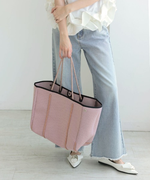 DONOBAN(ドノバン)の「ネオプレントートバッグ(ショルダーバッグ・レディース・ホワイト/ブラック/カーキ/グレー/ピンクベージュ/イエロー/サンドベージュ/グレー系その他・ONESIZE)」の20枚目の写真