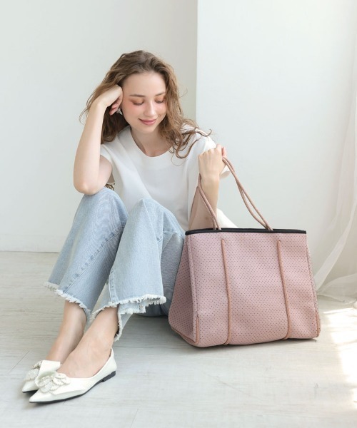 DONOBAN(ドノバン)の「ネオプレントートバッグ(ショルダーバッグ・レディース・ホワイト/ブラック/カーキ/グレー/ピンクベージュ/イエロー/サンドベージュ/グレー系その他・ONESIZE)」の22枚目の写真