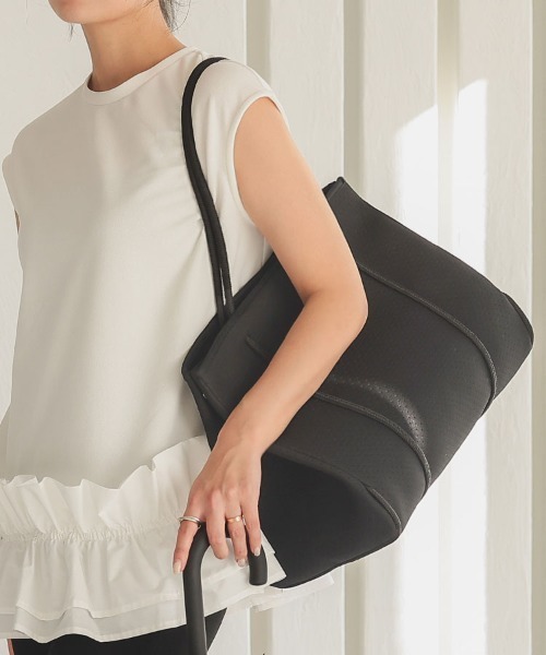 DONOBAN(ドノバン)の「ネオプレントートバッグ(ショルダーバッグ・レディース・ホワイト/ブラック/カーキ/グレー/ピンクベージュ/イエロー/サンドベージュ/グレー系その他・ONESIZE)」の14枚目の写真