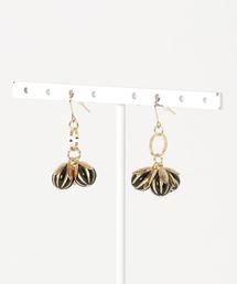 【tschuss(チュース)】木の実 モノトーンピアス
