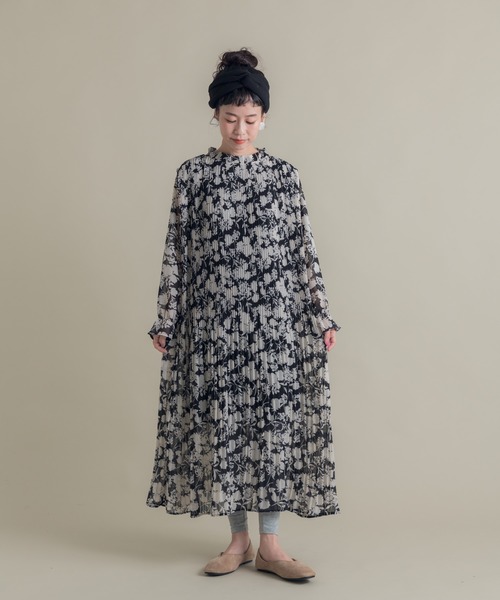 Libra Cue（リブラ キュー）の「Libra フリルカラープリーツワンピース（ワンピース・レディース・ブラック/ベージュ/ブラウン/オフホワイト・FREE）」の6枚目の写真