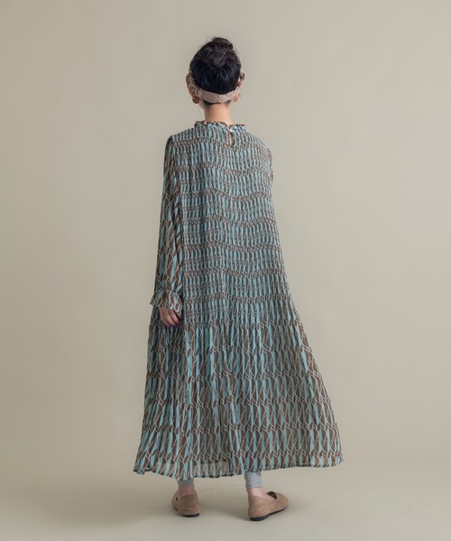 Libra Cue（リブラ キュー）の「Libra フリルカラープリーツワンピース（ワンピース・レディース・ブラック/ベージュ/ブラウン/オフホワイト・FREE）」の16枚目の写真