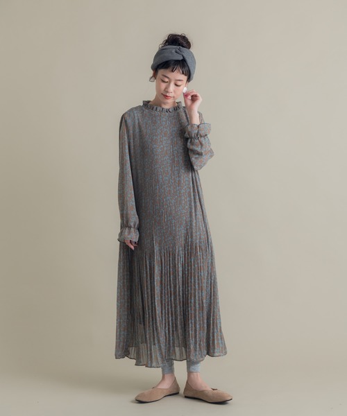 Libra Cue（リブラ キュー）の「Libra フリルカラープリーツワンピース（ワンピース・レディース・ブラック/ベージュ/ブラウン/オフホワイト・FREE）」の20枚目の写真