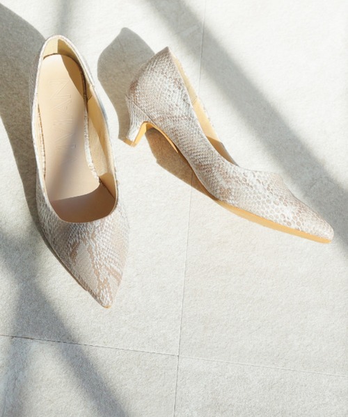 VIVIAN(ヴィヴィアン)の「ましゅまろクッション シンプルプレーンローヒールポインテッドトゥパンプス(パンプス・レディース・スモークグレー/ライトパープル/その他8/ブラック×グリーン/シルバー×キュービック/D/E/Olive /White/PINK/アクア/ブラック系その他2/ブラック系その他3/ベージュ系その他3/シルバー系その他7/ブラック系その他/パイソン/グレー系その他4/グレー系その他6/グレー系その他3/マルーン/Beige/パープル/ベージュ/ゼブラ/ピンク系その他3/オリーブ×ブラック/パープル系その他3/グリーン系その他3/ホワイト×ホワイト/ブラック×ブラック/グレー系その他5・23/24/25/26/22/25.5/22.5/24.5/23.5/21.5)」の14枚目の写真