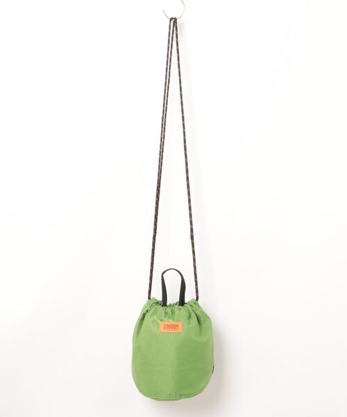 UNIVERSAL OVERALL(ユニバーサルオーバーオール)の「【UNIVERSAL OVERALL】ウォータープルーフ巾着バッグ カラーザイルナイロンポーチショルダーバッグ UVO-023(ショルダーバッグ・レディース・チャコールグレー/ライトグリーン/ワイン/ホワイト系その他3/グレイッシュブルー/オレンジ/ブラック/ベージュ・FREE)」の5枚目の写真