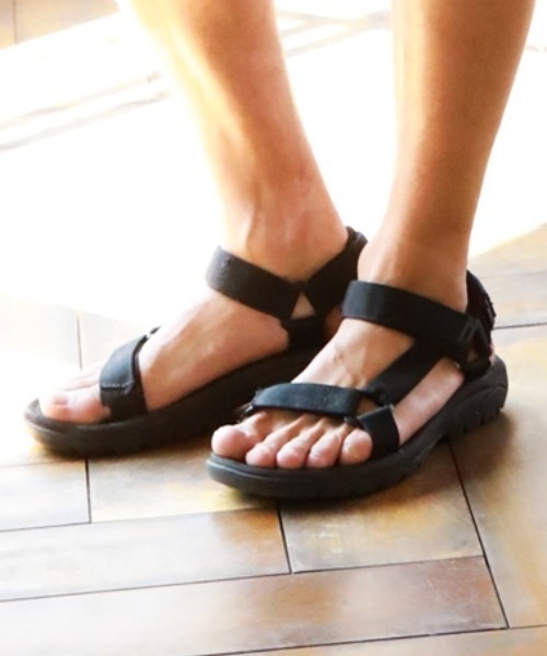 Teva（テバ）の「【TEVA(テバ)】HURRICANE 20SS(MEN)（サンダル・メンズ・ブラック/その他1・MEDIUM/LARGE）」の2枚目の写真