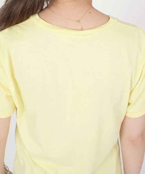 SHIPS(シップス)の「slic slic:VネックTEE◇(Tシャツ/カットソー・レディース・ホワイト/ブラック/イエロー/ライトグリーン・ONE SIZE)」の11枚目の写真