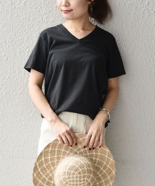 SHIPS(シップス)の「slic slic:VネックTEE◇(Tシャツ/カットソー・レディース・ホワイト/ブラック/イエロー/ライトグリーン・ONE SIZE)」の15枚目の写真